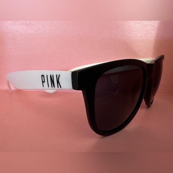 Victoria’s Secret PINK #pinkspringbreak Fanny Pack and Sunglasses NWT - Picture 2 of 7